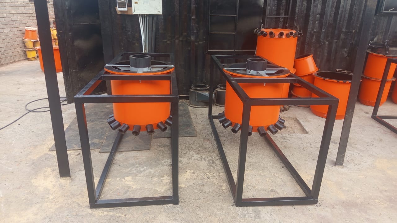 Primary distributors for mining process equipment