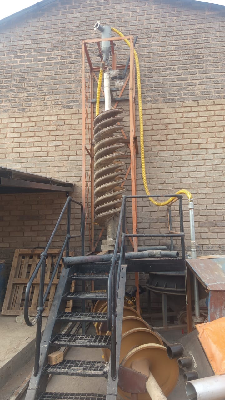 Tall test rig with spiral equipment